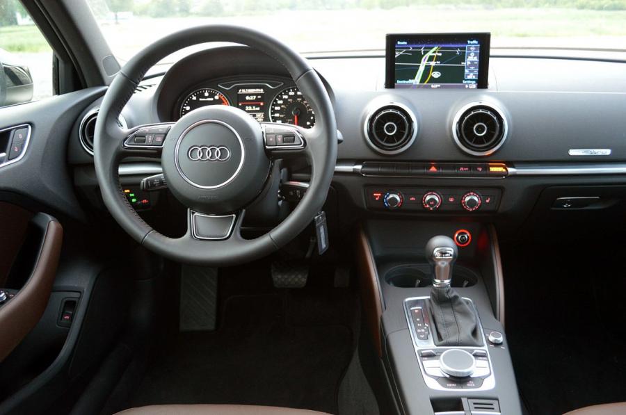 Торпедо Audi A3 Sedan 2.0T Quattro (8V) 2014 года  (NA) (фото 72 из 88)